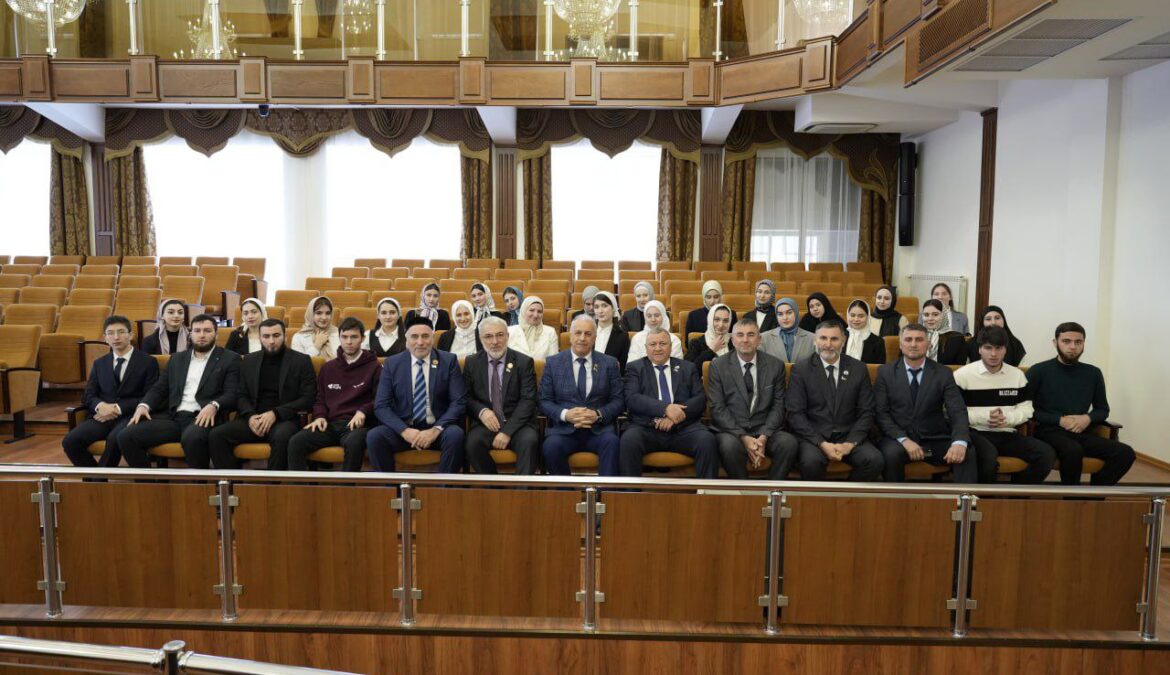 Студенты ЧГПУ посетили Парламент Чеченской Республики