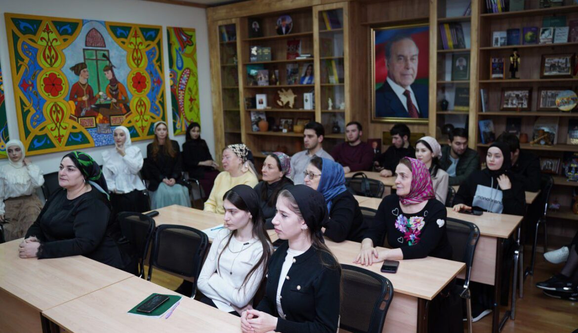 В Центре азербайджанской культуры состоялся литературно-музыкальный спектакль